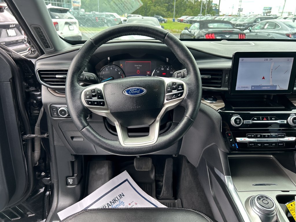 Used 2022 Ford Explorer Limited AWD/4WD image 16