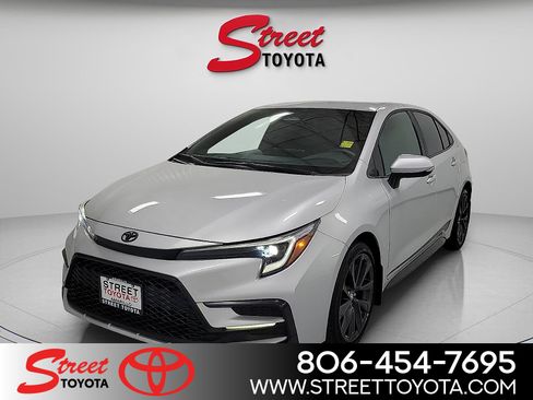 Used 2026 Toyota Corolla SE FWD image 1