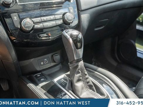 Used 2019 Nissan Rogue SL w/ Premium Package AWD/4WD image 9
