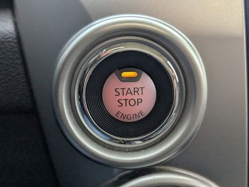 Used 2021 Nissan Titan SV w/ SV Convenience Package image 30