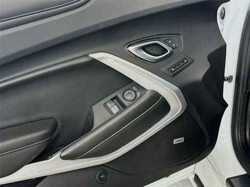 Used 2019 Chevrolet Camaro SS image 17