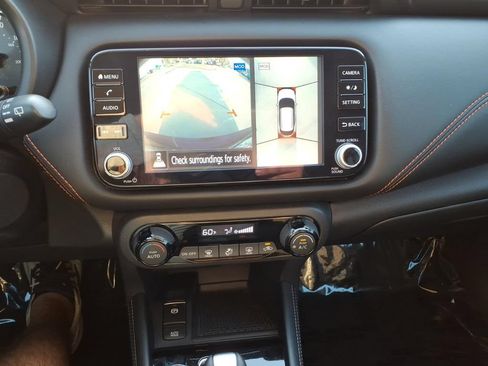 Used 2023 Nissan Kicks SR FWD image 16