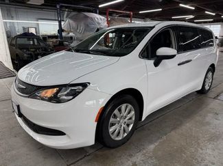 Used 2021 Chrysler Voyager L FWD video 1