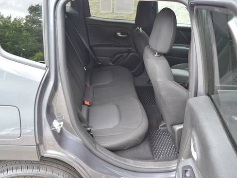 Used 2023 Jeep Renegade Latitude AWD/4WD image 36