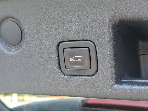 Used 2020 Chevrolet Equinox LT FWD image 31