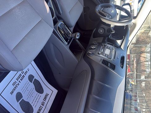 Used 2017 Kia Forte LX image 26