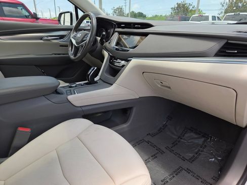 Used 2023 Cadillac XT5 Premium Luxury w/ Technology Package AWD/4WD image 14