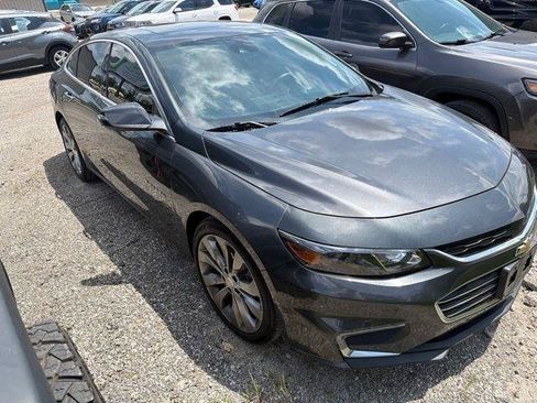 Used 2017 Chevrolet Malibu Premier w/ Premier Sun and Wheel Package FWD image 3