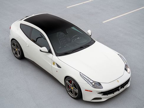 Used 2014 Ferrari FF image 54