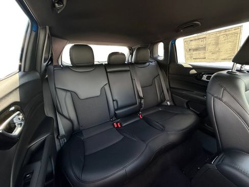 New 2026 Jeep Compass Latitude AWD/4WD image 22