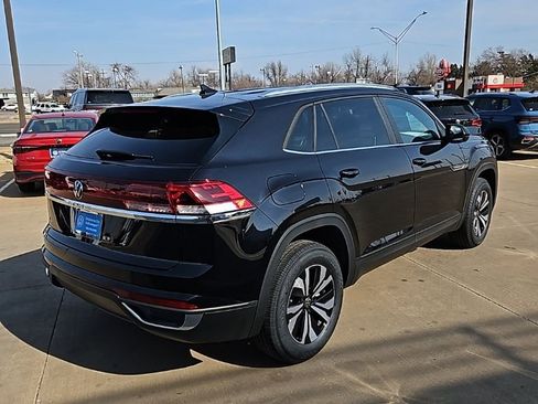 New 2026 Volkswagen Atlas Cross Sport SE FWD image 5