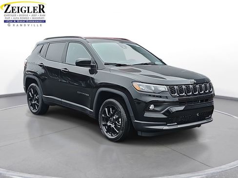 New 2026 Jeep Compass Latitude image 3