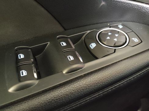 Used 2018 Ford Explorer XLT w/ Equipment Group 202A AWD/4WD image 27