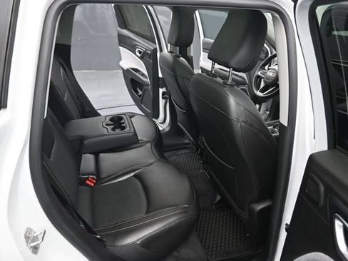 Used 2022 Jeep Compass Latitude w/ Sun and Sound Group AWD/4WD image 36