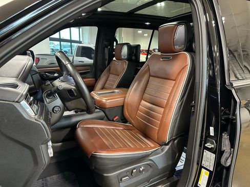 Used 2024 GMC Yukon Denali Ultimate AWD/4WD image 12