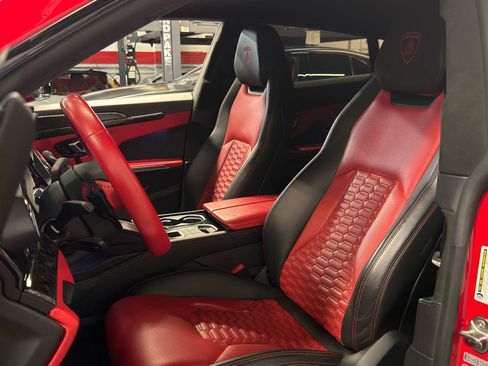 Used 2019 Lamborghini Urus AWD/4WD image 25