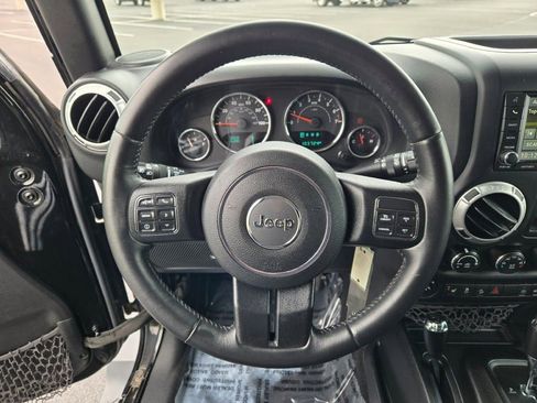 Used 2016 Jeep Wrangler Unlimited Sahara w/ Connectivity Group AWD/4WD image 25