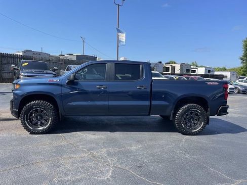 Used 2019 Chevrolet Silverado 1500 Custom Trail Boss w/ Custom Convenience Package AWD/4WD image 2