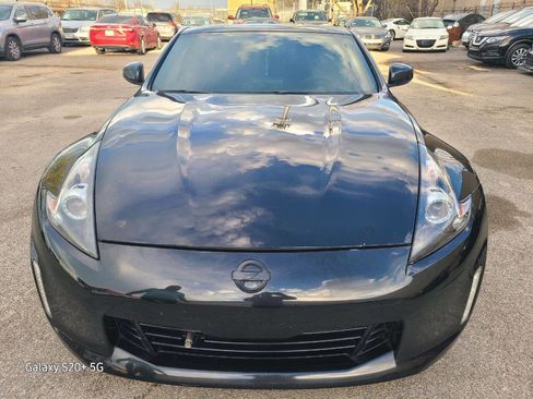Used 2018 Nissan 370Z Coupe image 2