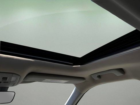 Used 2020 Toyota Highlander Limited image 32