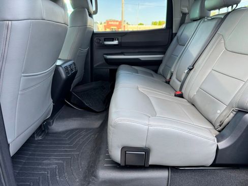 Used 2018 Toyota Tundra SR5 w/ SR5 Upgrade Package AWD/4WD image 9