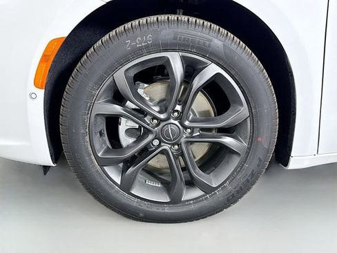 New 2026 Chrysler Pacifica Select image 30