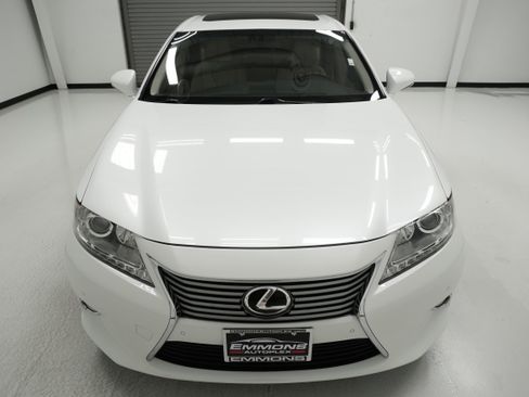Used 2013 Lexus ES 350 w/ Luxury Pkg FWD image 2