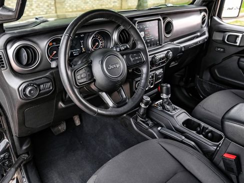 Used 2022 Jeep Wrangler Unlimited Sport w/ Sun And Sound Package image 25