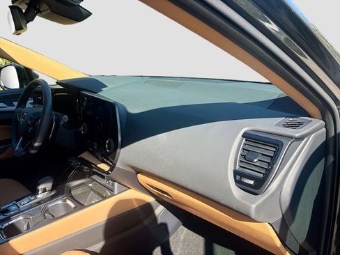 Used 2025 Lexus NX 250 FWD w/ Towing Package (2000 Lbs) image 14