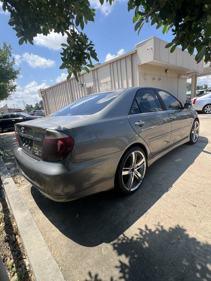Used 2005 Toyota Camry LE FWD image 3