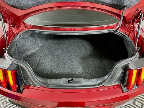 Used 2018 Ford Mustang GT RWD image 28