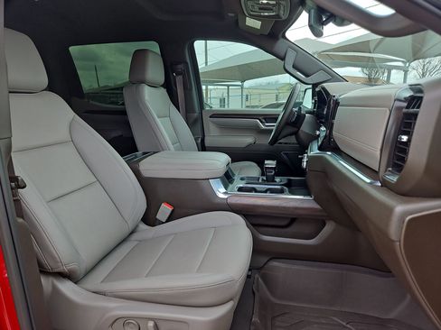 Certified 2024 GMC Sierra 1500 SLT image 28