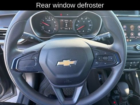 Used 2022 Chevrolet TrailBlazer LS FWD image 16