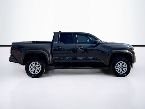 Used 2025 Toyota Tacoma SR5 image 2
