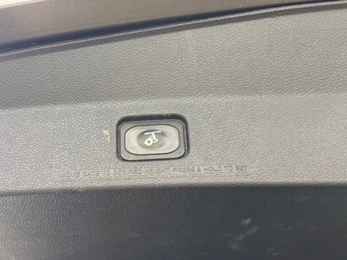 Used 2017 Ford Explorer XLT w/ Equipment Group 202A image 24