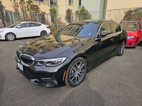Used 2019 BMW 330i Sedan w/ Premium Package image 3