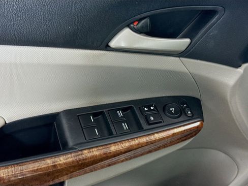 Used 2011 Honda Accord EX image 16
