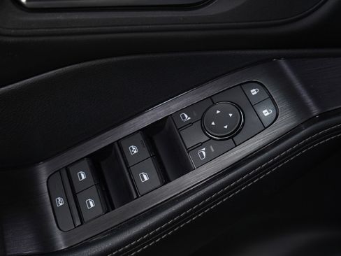 Used 2024 Nissan Rogue SV w/ SV Premium Package image 23