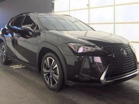 Used 2021 Lexus UX 200 w/ Premium Package image 2