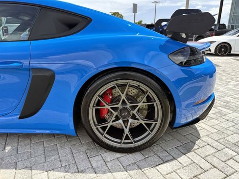 Used 2025 Porsche 718 Cayman GT4 RS w/ Chrono Package RWD image 13