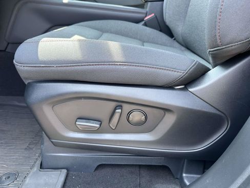 Used 2026 Ford Explorer Active AWD/4WD image 11