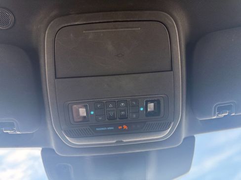 Used 2020 Ford Explorer XLT w/ Equipment Group 202A image 21