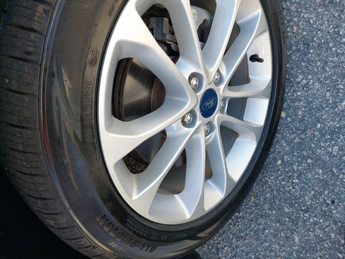 Used 2020 Ford Fusion SE image 34