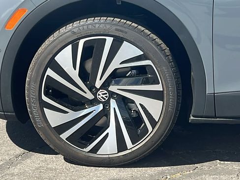 New 2026 Volkswagen ID.4 Pro S Plus AWD/4WD image 9