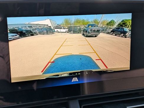 Used 2025 Chevrolet Trax LT w/ LT Convenience Package FWD image 16