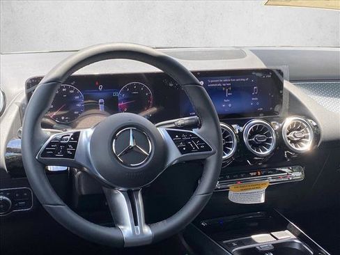Certified 2025 Mercedes-Benz GLA 250 image 18
