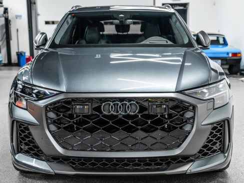 Used 2025 Audi RS Q8 performance image 4