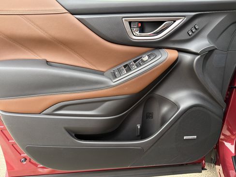 Used 2024 Subaru Forester Touring w/ Pop Package 2 image 10