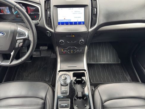 Used 2020 Ford Edge SEL w/ Convenience Package image 11