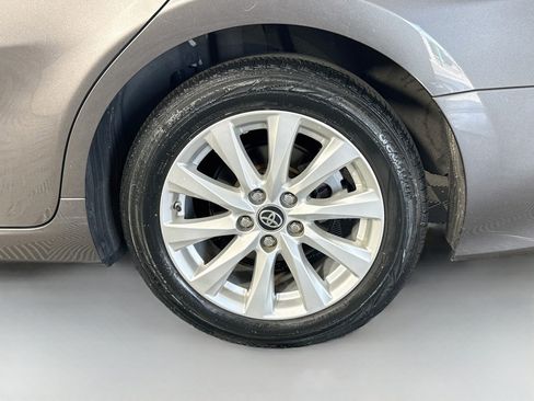 Used 2019 Toyota Camry LE FWD image 36